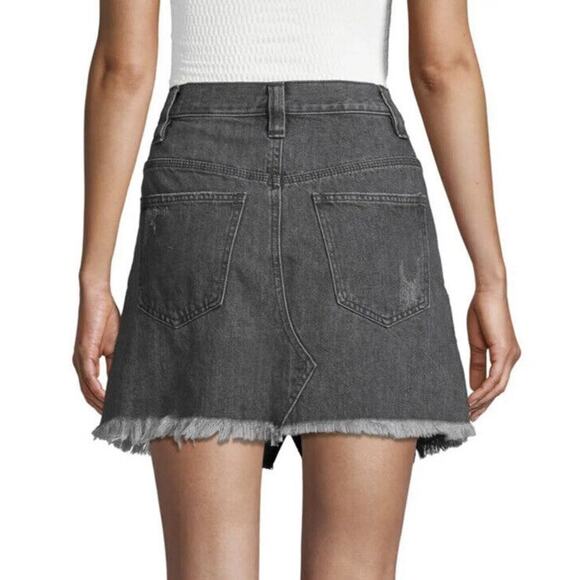 Free People We The Free Mini Sanded Gray Mini Denim Skirt Frayed Hem Size 31 - Picture 2 of 8